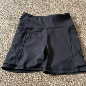 Senita black shorts size small